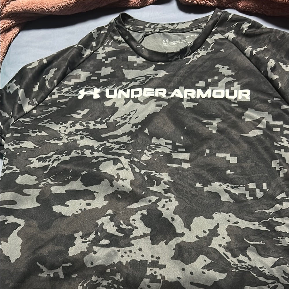Under Armour Men's Camouflage Shirt - Black and Gray